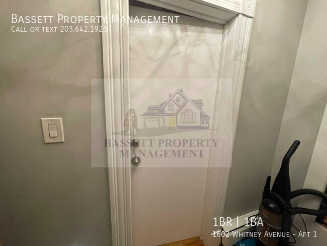 Building Photo - 1602 Whitney Ave