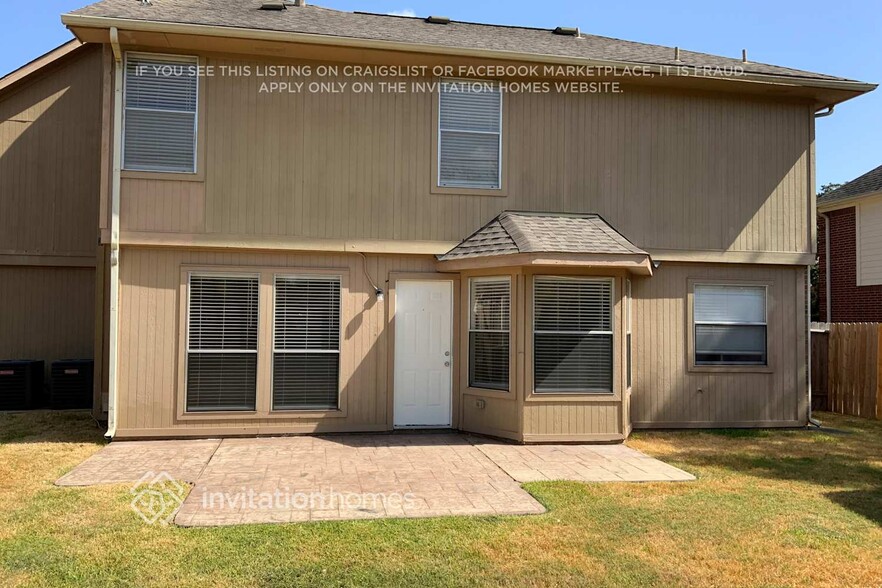 Building Photo - 13319 Lynnville Dr