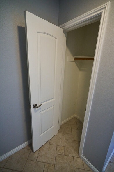 Building Photo - 3520 Maricopa St