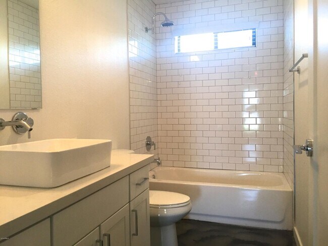 Building Photo - Home For Lease $2,295 in Arcadia Area-Phoenix 85018No HOA 2 Beds-2 baths---2 Car Carport-Large Fe...