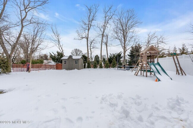 Building Photo - 555 Ocean Rd