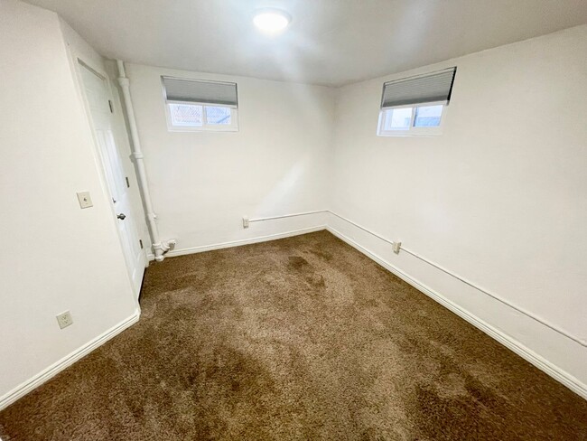 Building Photo - Super Cute 1bd/1b- Downtown - Pet Friendly...