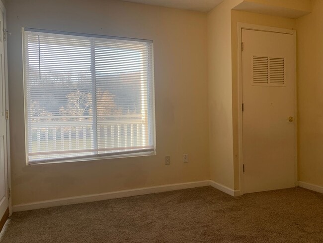 Building Photo - Star City - 4 Bedroom, 4 bath Condo - Available 08/05/2026