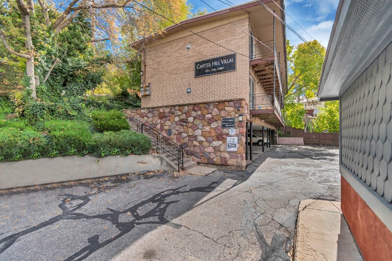 Building Photo - 475 N St E