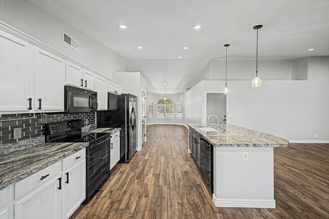 Building Photo - 2866 E Toledo Ct