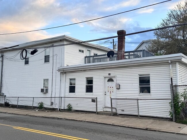 Building Photo - 48 Wamesit St