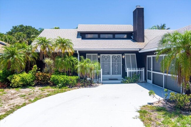 Building Photo - 901 Sandy Oaks Dr