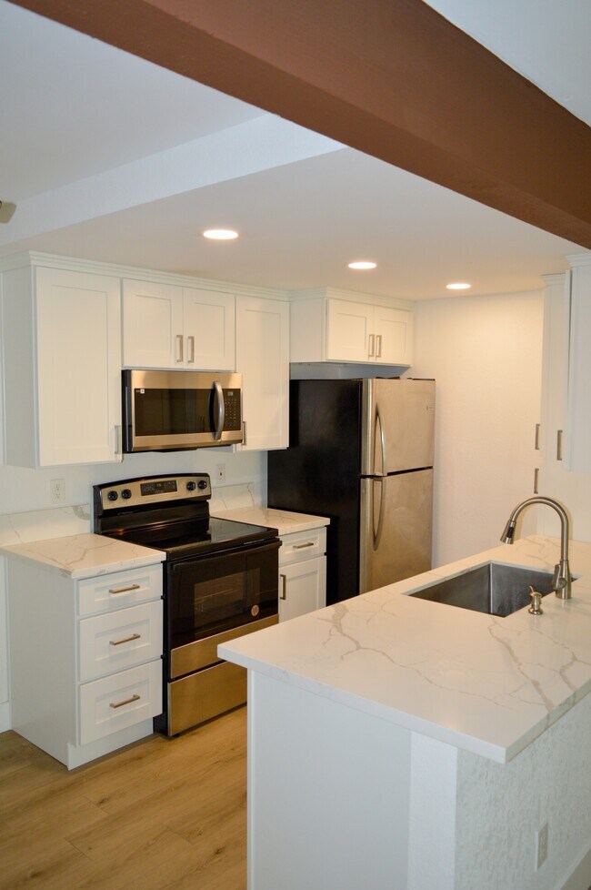 Building Photo - 3535 Banbury Dr