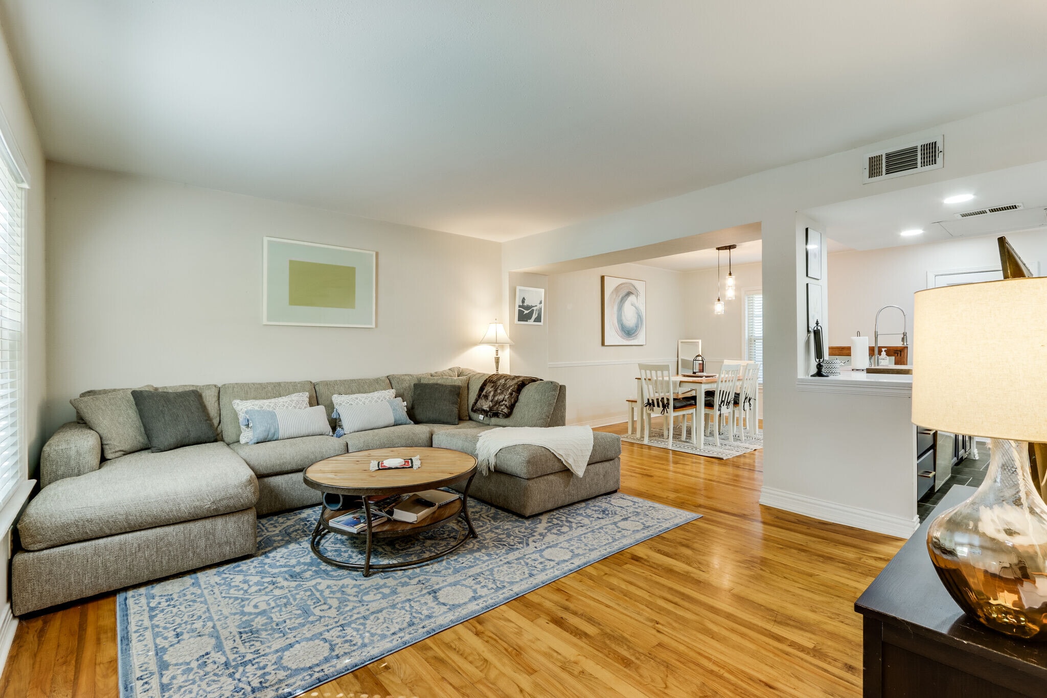 Building Photo - 6345 Bordeaux Ave