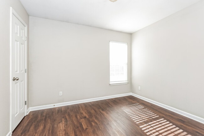 Building Photo - 147 Howard Woody Dr