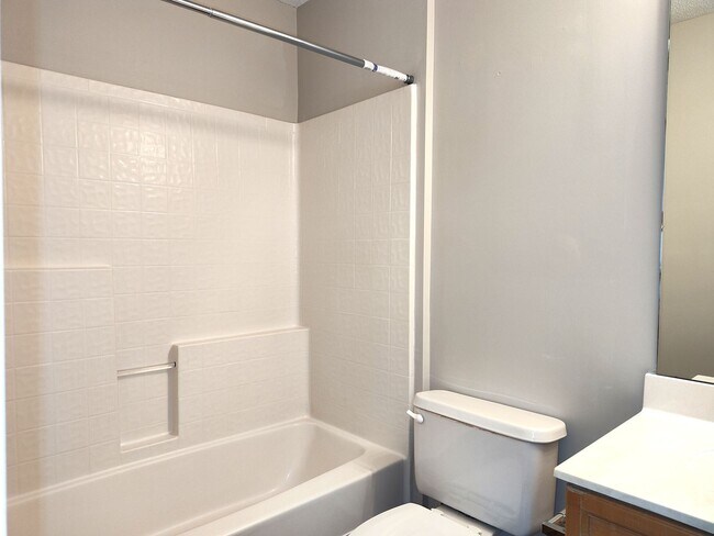 Building Photo - Cozy, 2 story, 2 bedroom, 2.5 bath Townhome Located in the Melrose Community!