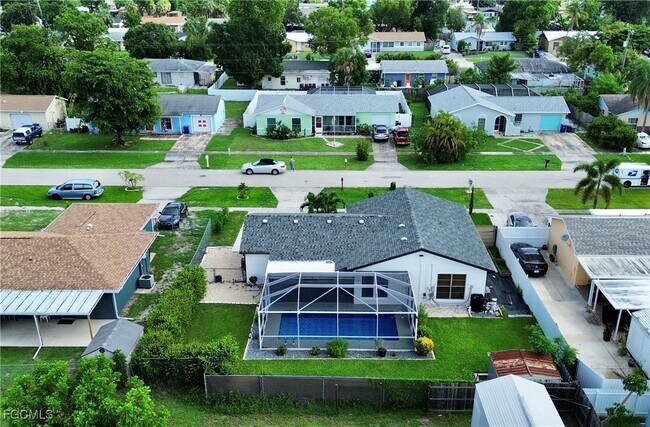 Building Photo - 947 Jolly Rd
