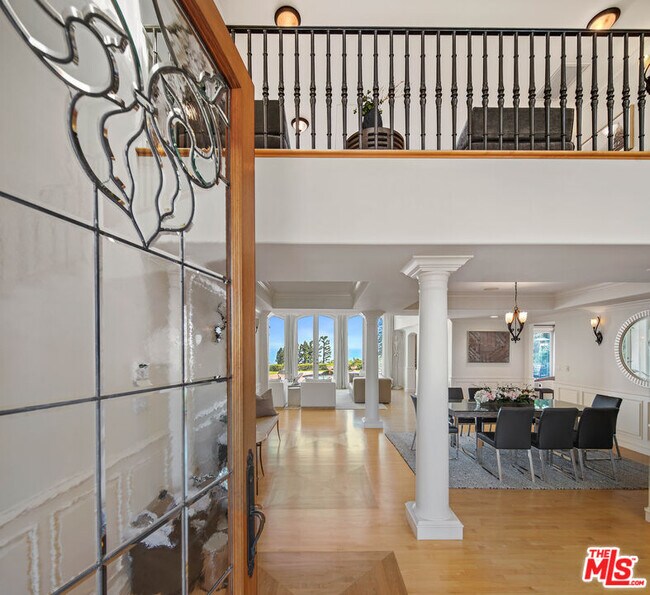 Building Photo - 10814 Savona Rd