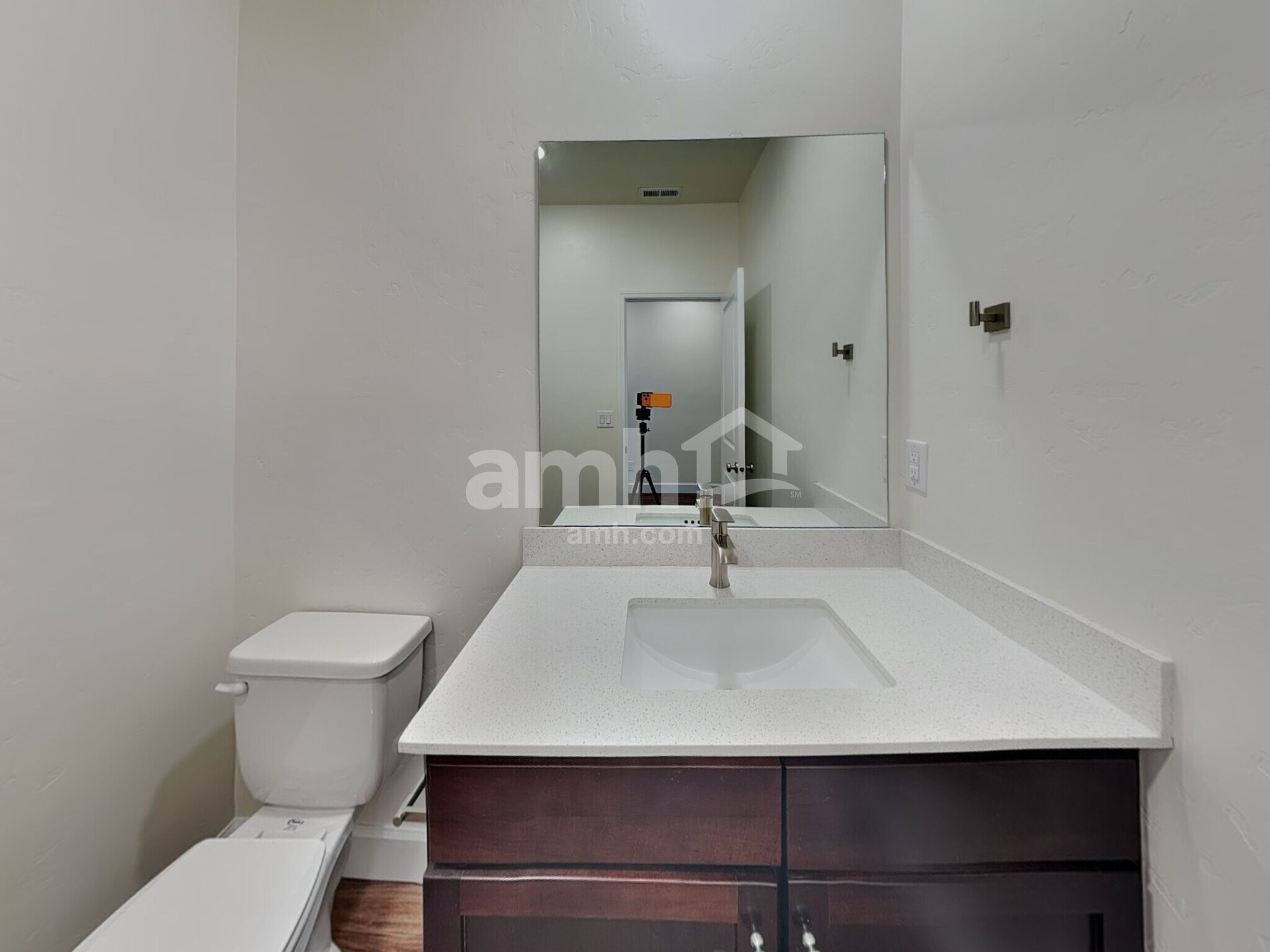 Building Photo - 884 N Garnet Creek Ave