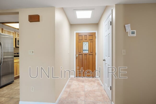 Building Photo - 6135 Crista Lynn Pl