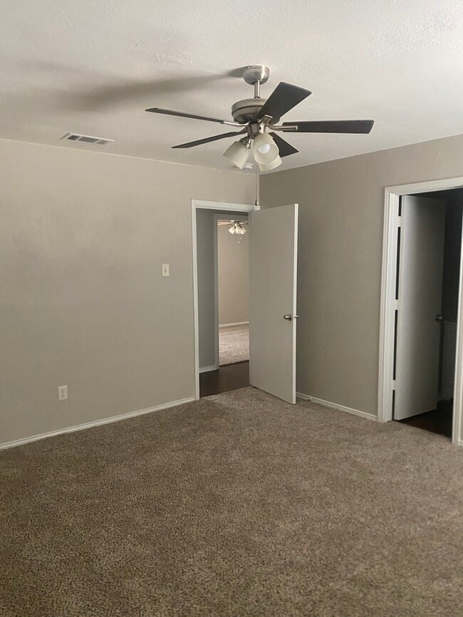 Building Photo - 5514 Meadow Nest Dr