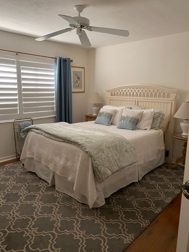 Guest Room #3 w/ Queen - 15171 Cedarwood Ln