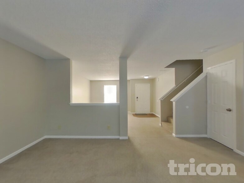 Building Photo - 13460 N Carwood Ct