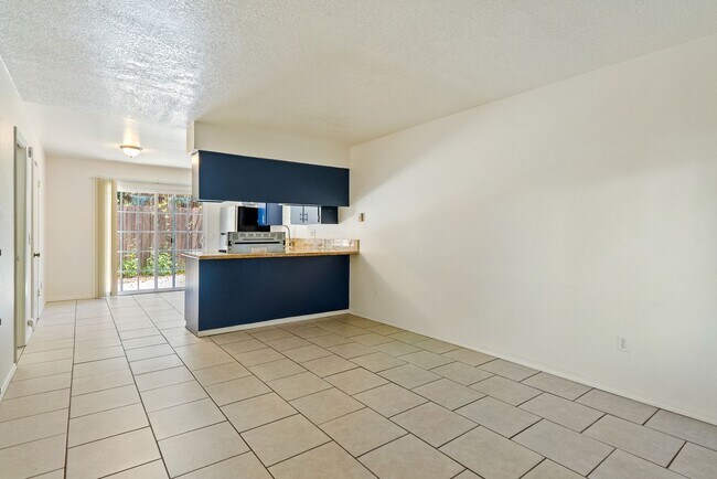 Building Photo - 350 Pismo St
