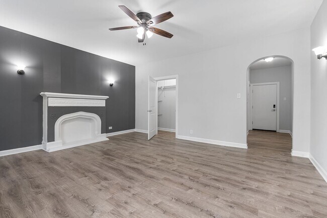 Interior Photo - The Juneway Terrace West