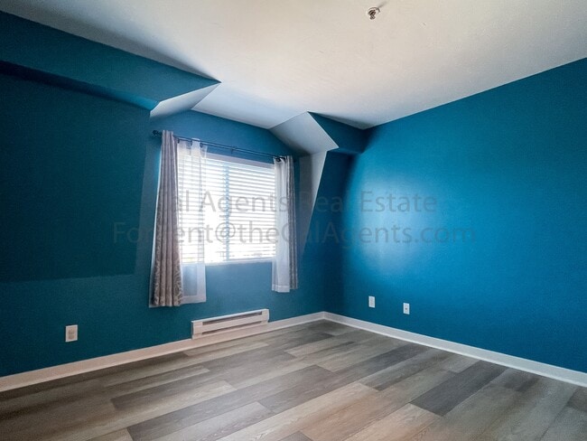 Building Photo - 6400 Christie Ave