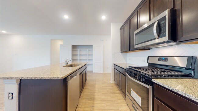Building Photo - 31314 Whitfield Ct