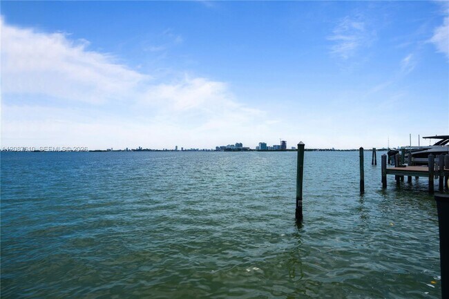 Building Photo - 9301 N Bayshore Dr