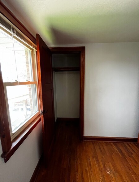 Building Photo - 257 Ledgeview Ave