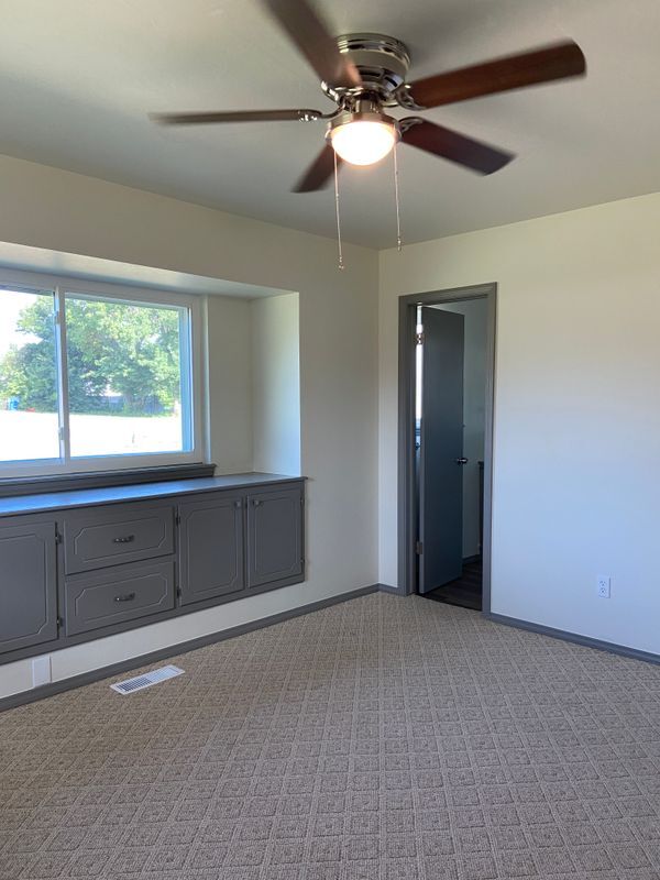 Building Photo - 121 N Montebella Terrace