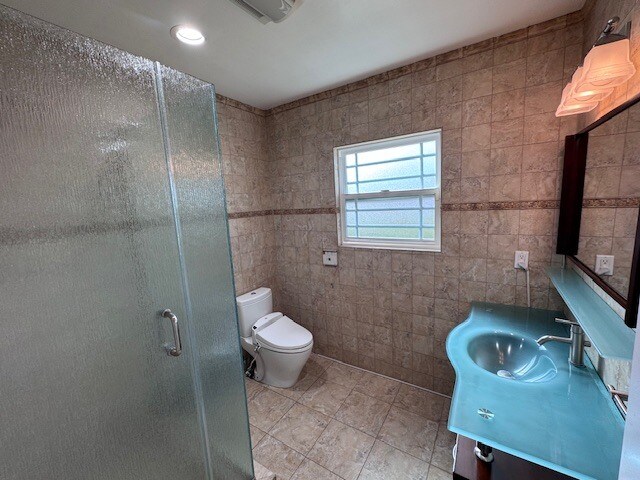 Master Suite Bathroom - 510 Tufts Ave
