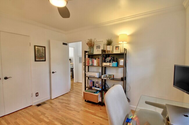 Building Photo - 631 Pacific St