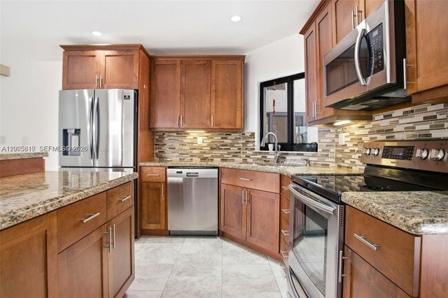 Building Photo - 561 SW 87th Ct