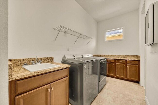 Building Photo - 14078 Alafaya Oak Bnd