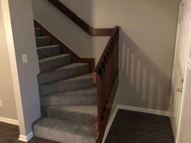 Building Photo - 2438 Ramblewood Ct
