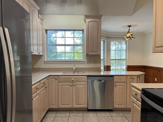 Building Photo - 310 Shoal River Dr