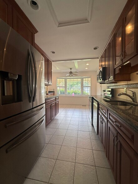 Building Photo - 3229 Manitoba Dr