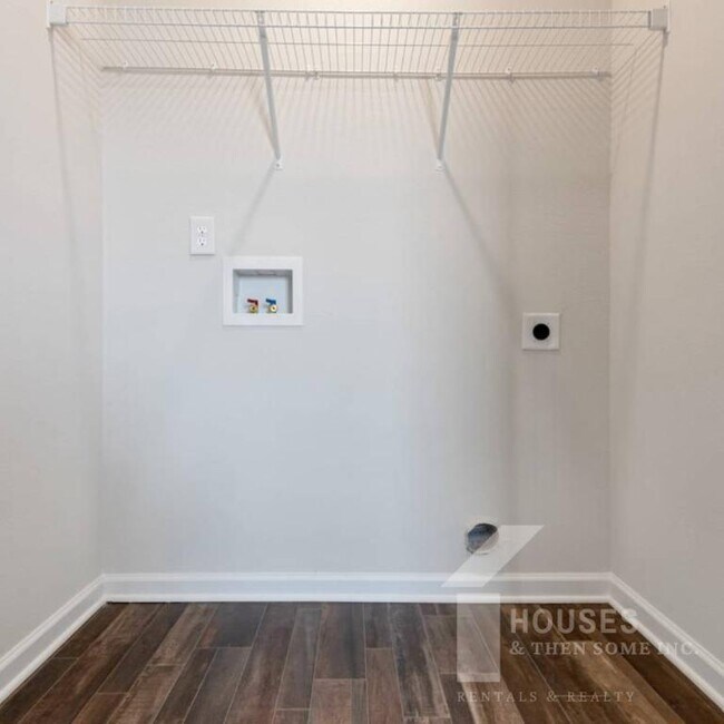 Building Photo - 4057 Reinfield Dr