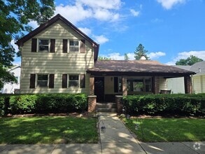 Building Photo - 3 bedroom in downtown Lake Geneva