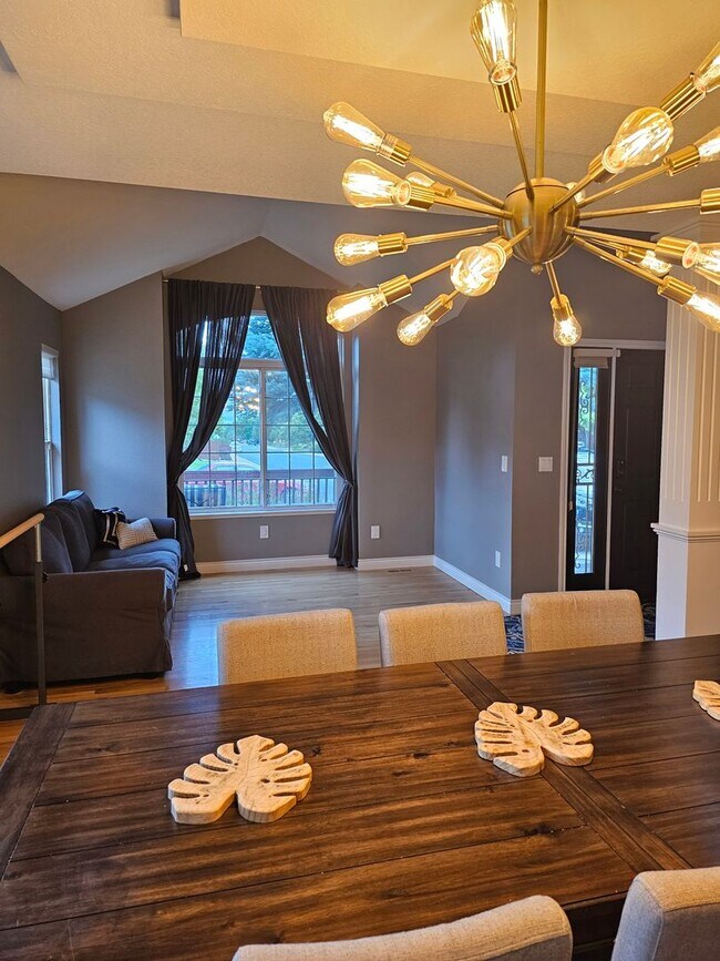 Building Photo - $500 Move in incentive! Gorgeous 4 bedroom Boulder home!  Available Now!