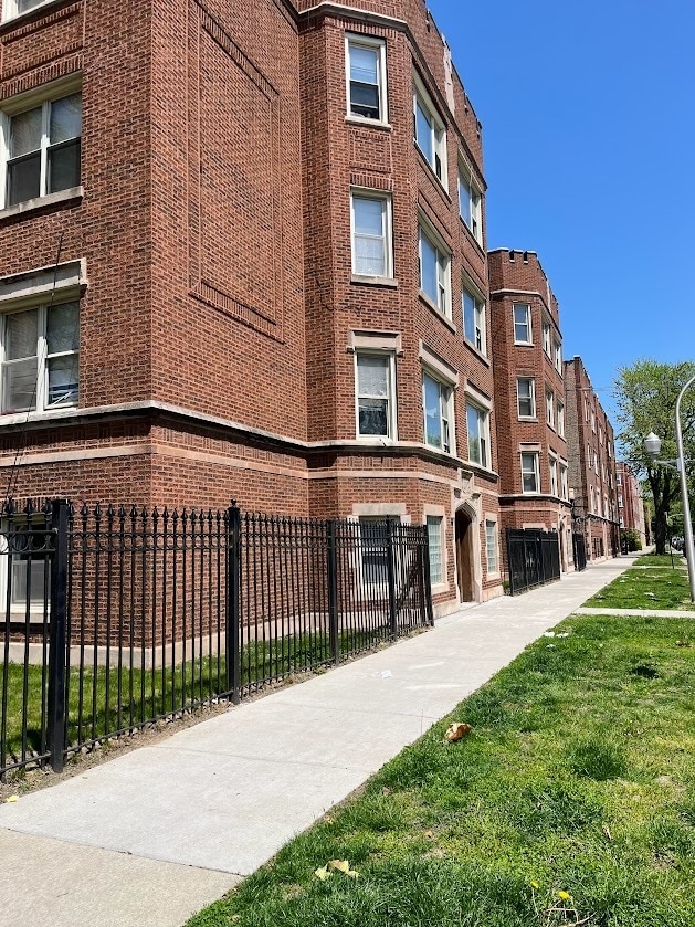 Building Photo - 7655 S Yates Blvd