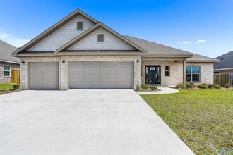 Building Photo - 22879 Ansley Dr