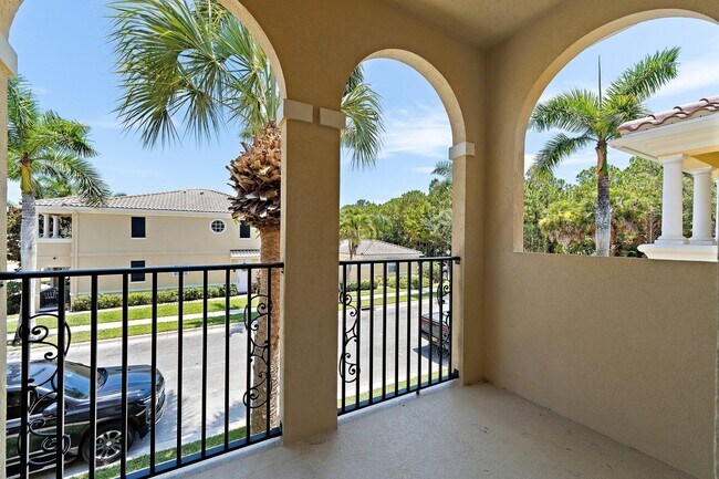 Building Photo - 4526 Illicium Dr