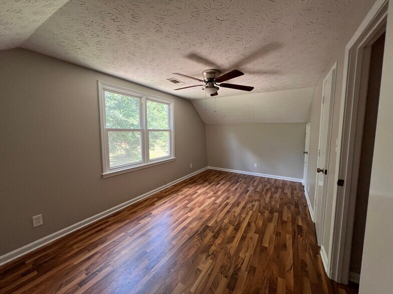 Building Photo - 943 Grier Rd