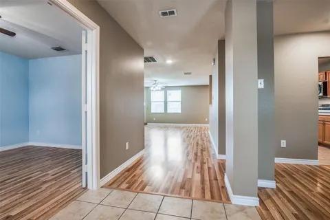 Building Photo - 1604 Pheasant Creek Dr