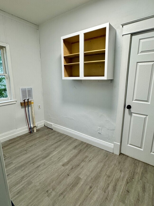 Building Photo - 1126 N Morrison St