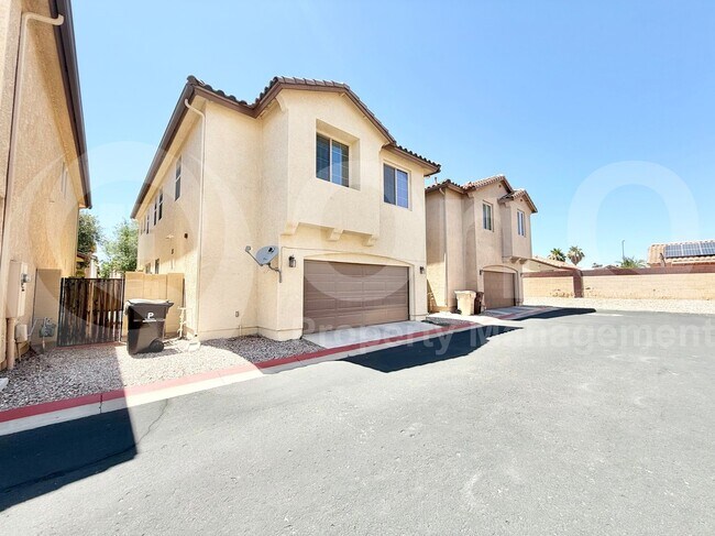 Building Photo - 9218 W Meadow Dr