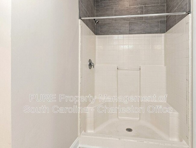 Building Photo - 106 Walden Ridge Way