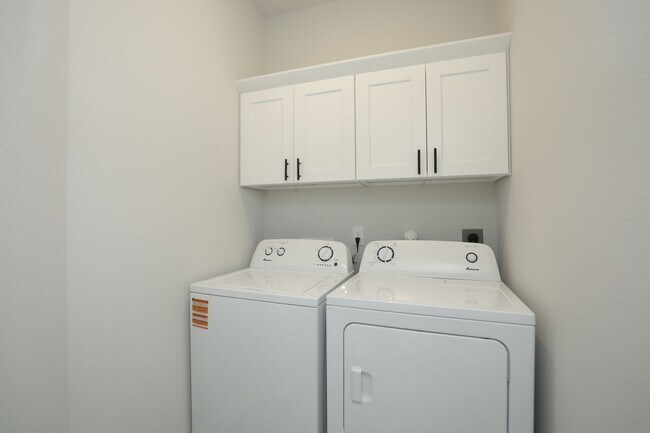 Building Photo - 1023 Santee Ct