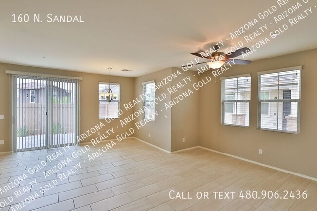 Building Photo - 160 N. Sandal-