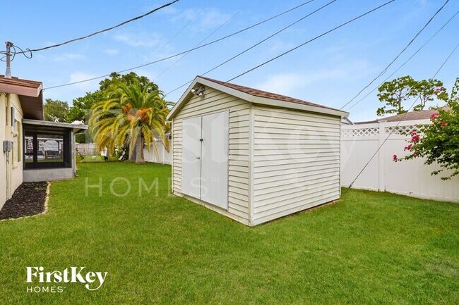 Building Photo - 1075 Queen Rd
